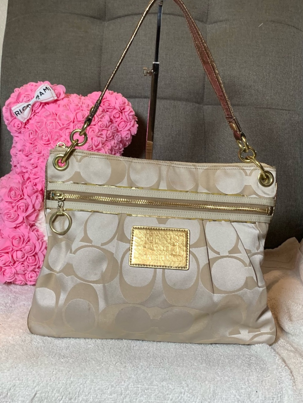 GUC Coach Poppy Signature Canvas Crossbody